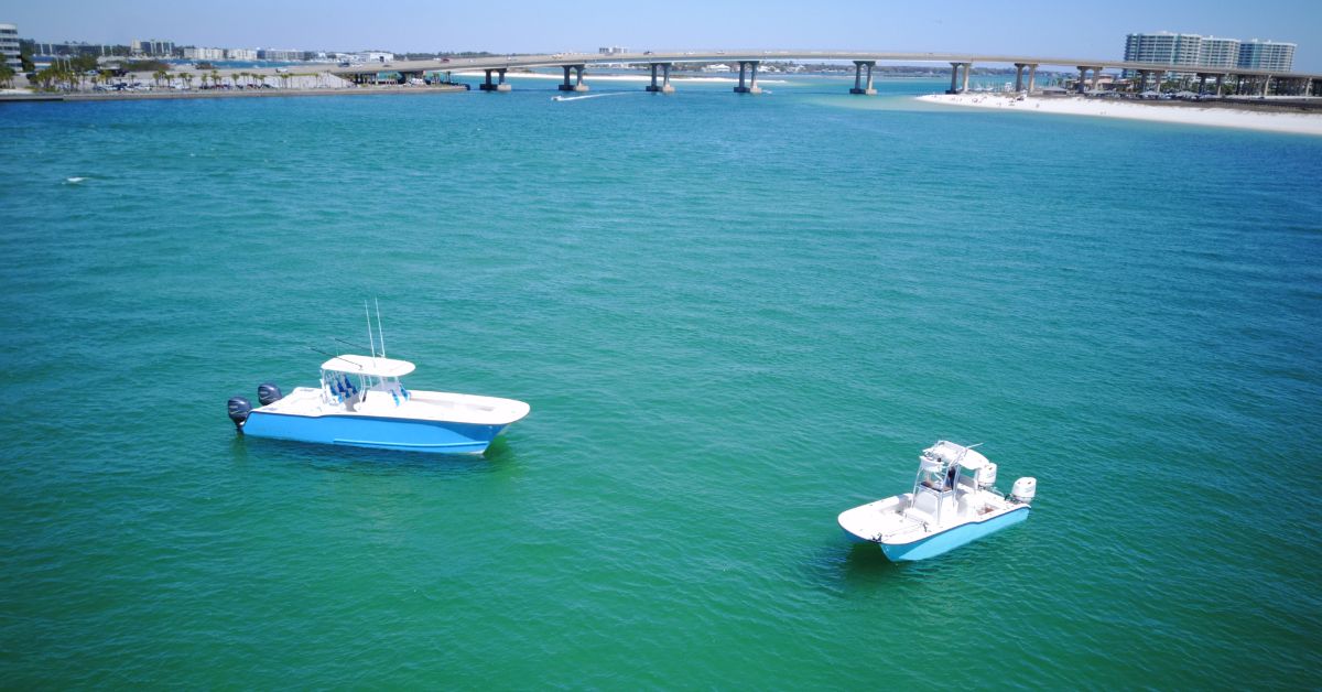 The Differences Between Bay Boats and Offshore Boats