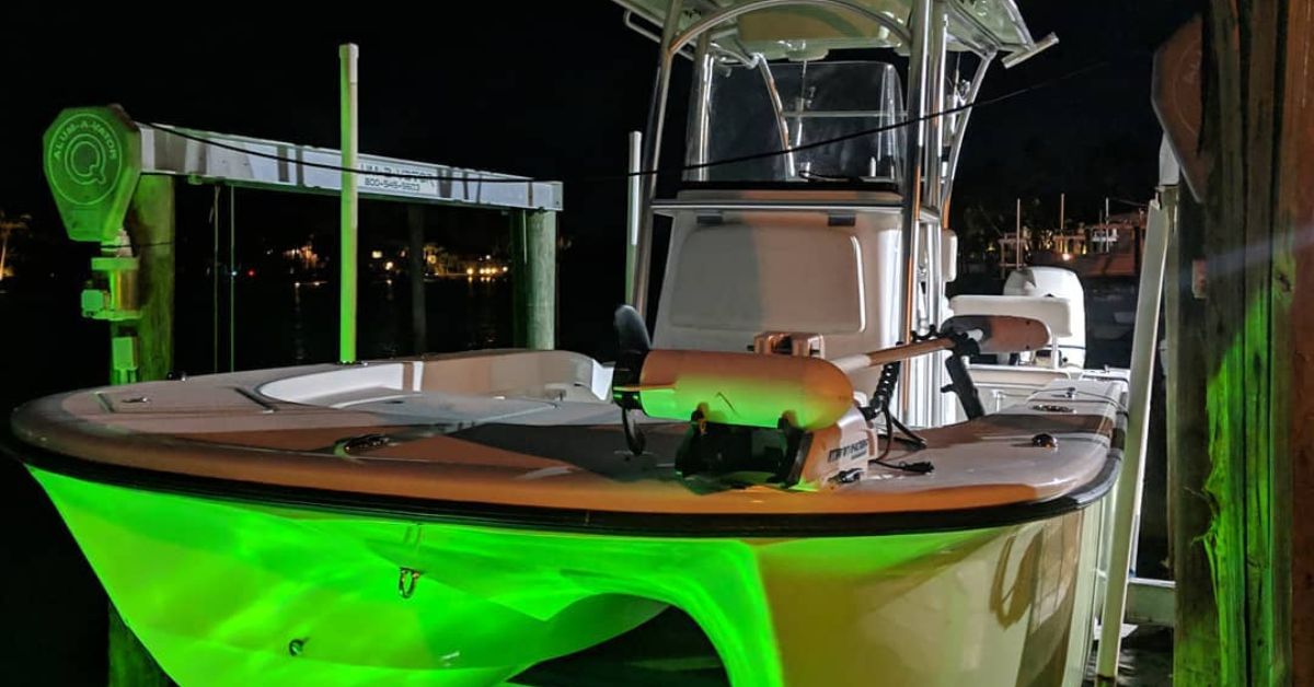 3 Benefits of Adding Underwater Lights to Your Fishing Boat